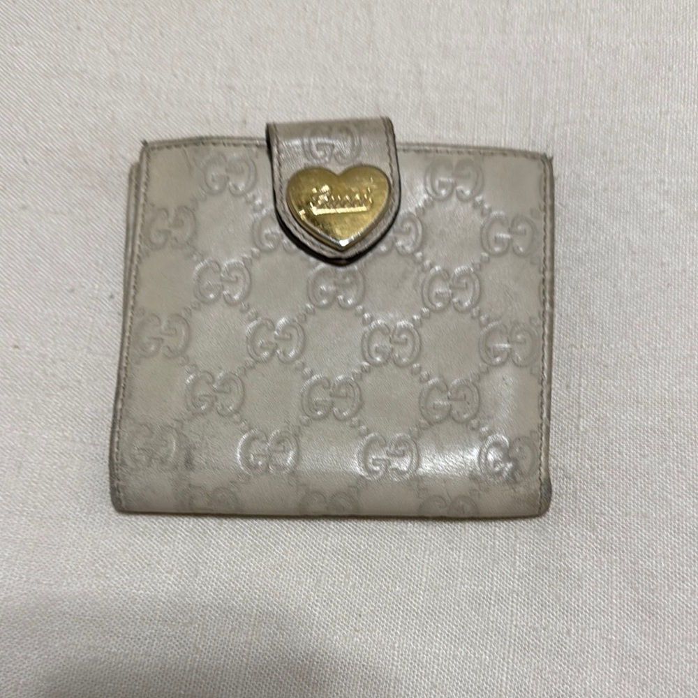Authentic Gucci Guccissima Compact Wallet – Beige